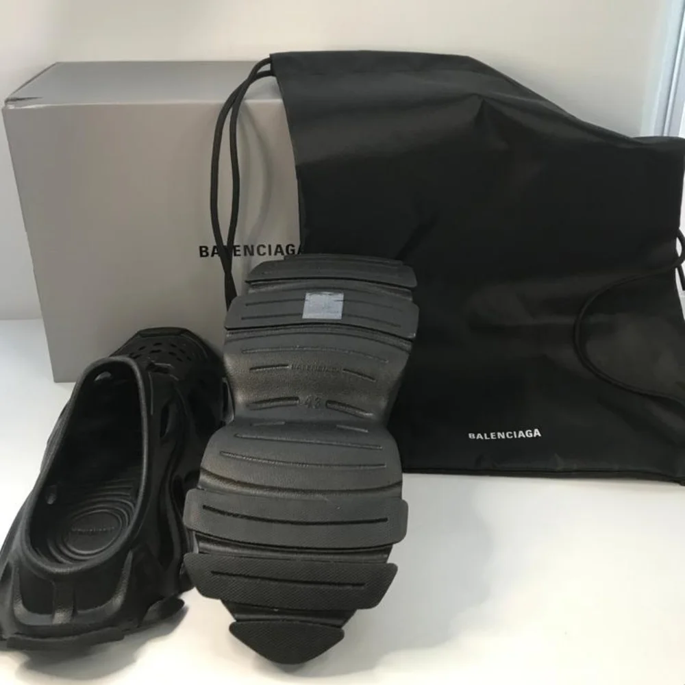💯New Authentic ConsciousBalenciagaHD cut-out mules - Picture 7 of 11